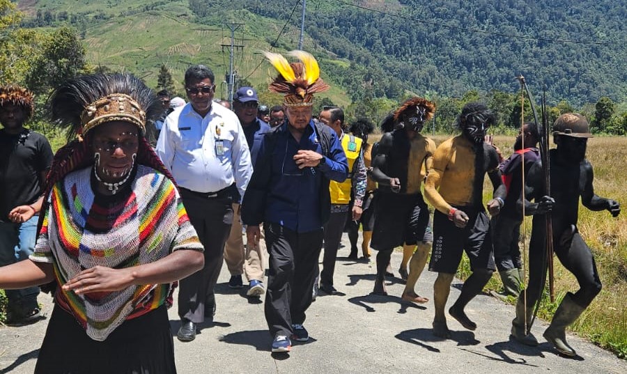 Roberth Rouw Perjuangkan Rumah Layak Huni bagi Masyarakat Papua