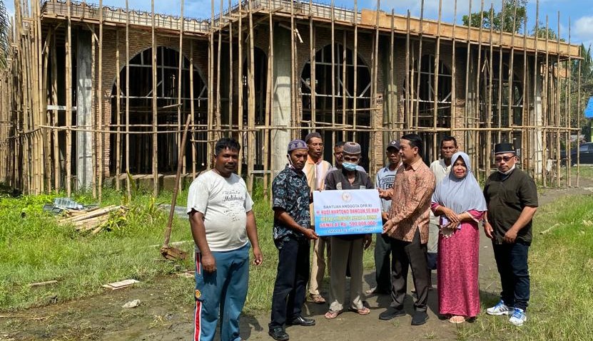 Rudi Donasikan Gaji Bangun Masjid di Langkat