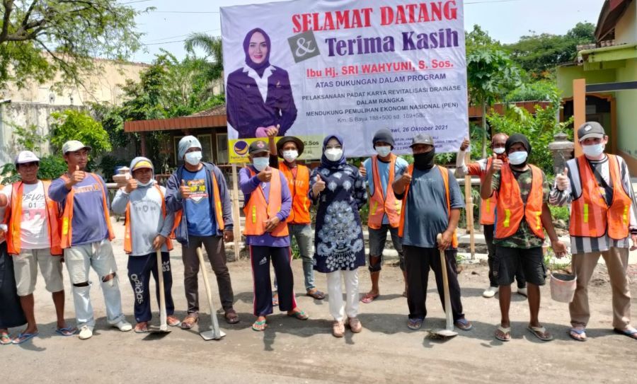 Sri Wahyuni Tinjau Program Padat Karya