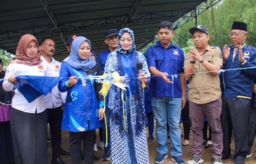 Sri Wahyuni Resmikan Jembatan Penghubung Karangpatihan-Ngendut