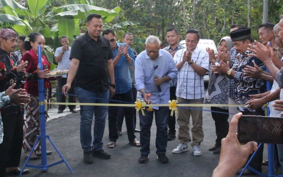 Subardi Resmikan Jalan di Dua Padukuhan di Kokap Kulonprogo