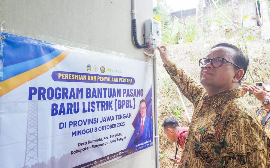 Sugeng Suparwoto Serahkan BPBL di Banyumas