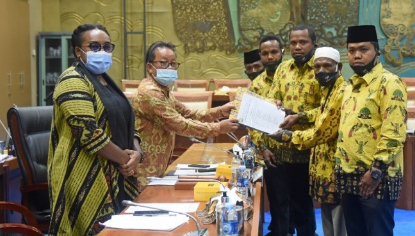 Suku Sebyar Lapor Komisi VII DPR Soal Ganti Rugi Hak Ulayat
