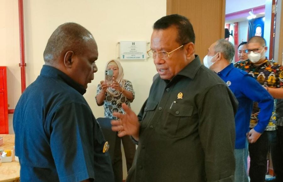 Sulaeman Hamzah Salurkan Lagi Alsintan untuk Petani Merauke