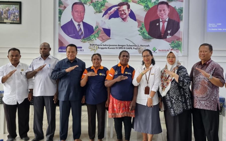 Sulaeman Gelar Bimtek Pertanian Hidroponik kepada Ibu-Ibu di Merauke