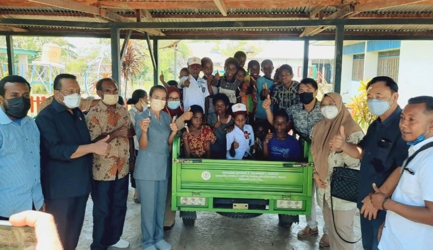 Sulaeman Bantu Operasional SD Nusantara Merauke