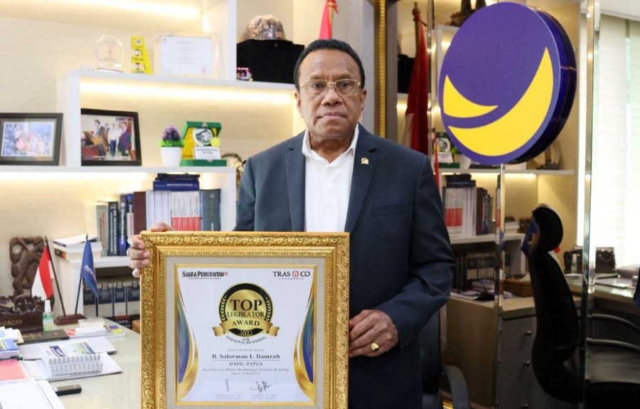 Sulaeman L Hamzah Terima Top Legislator Award 2022