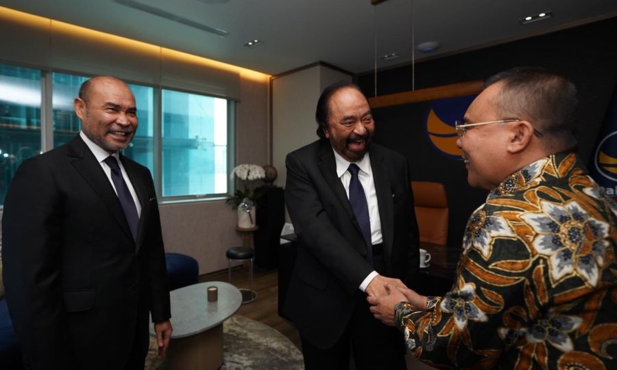 Surya Paloh Sebut Kehadiran Sufmi Dasco di Fraksi NasDem Bentuk Kehangatan Sahabat