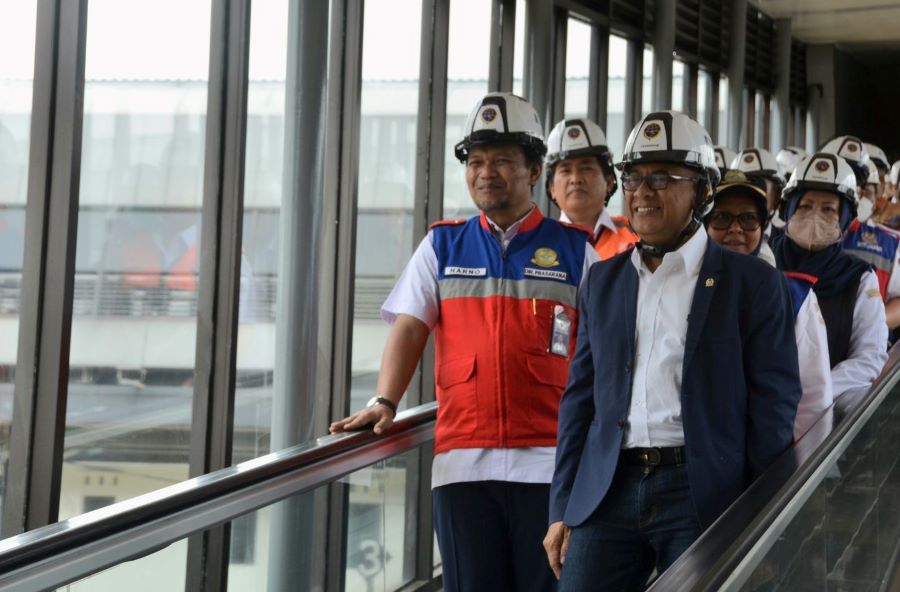 Syarief Alkadrie Minta Jangan Hapus Kereta Reguler Pasca KCJB Beroperasi