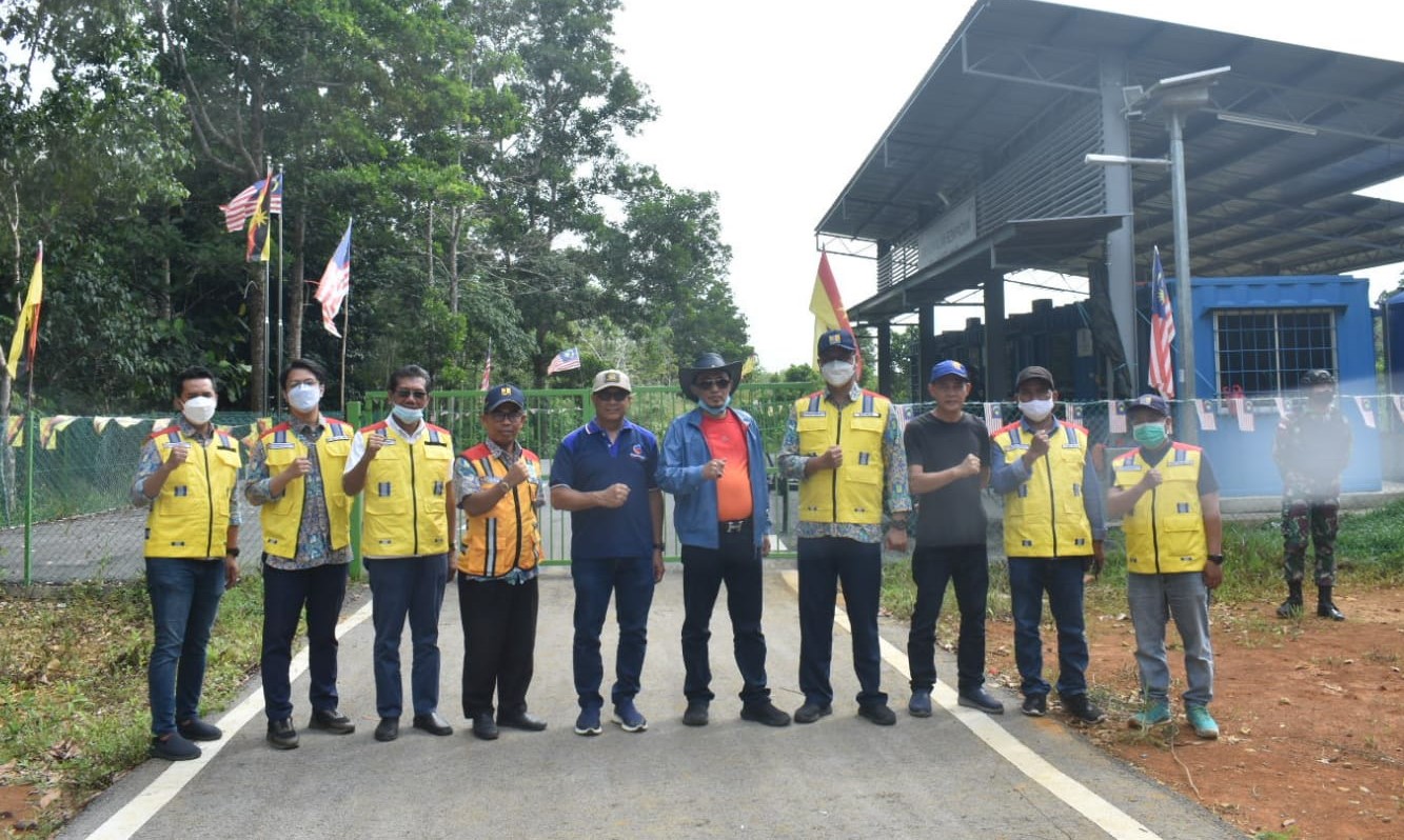 Syarief Tinjau Jalan di Perbatasan Indonesia-Malaysia