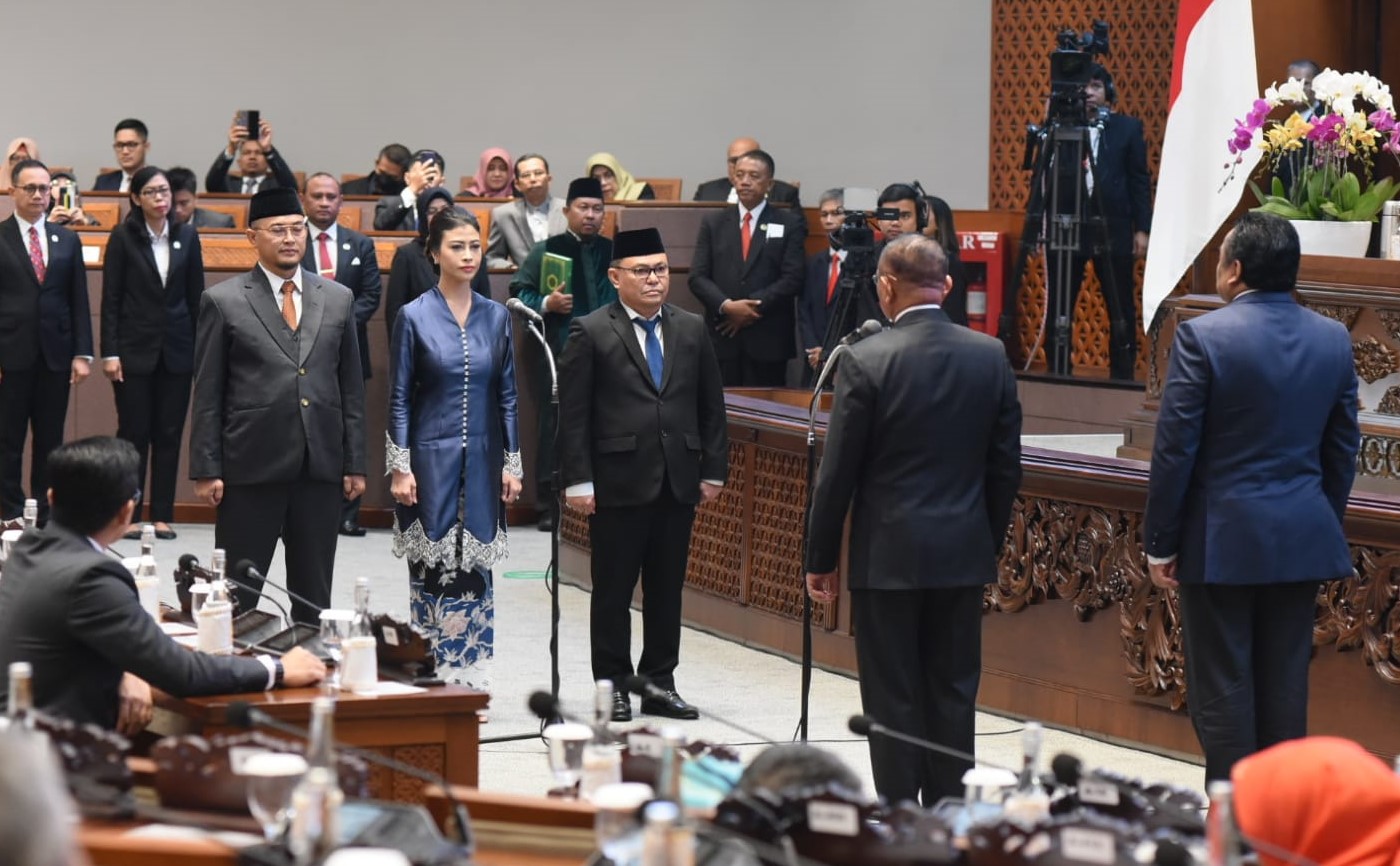 DPR Lantik Dua Anggota PAW Fraksi Partai NasDem