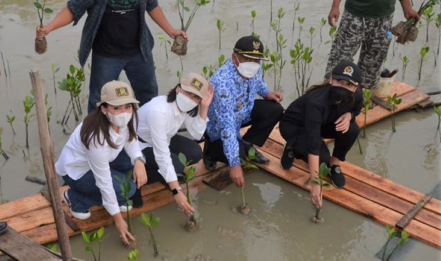Yessy Ajak Masyarakat Wujudkan Indonesia Hijau