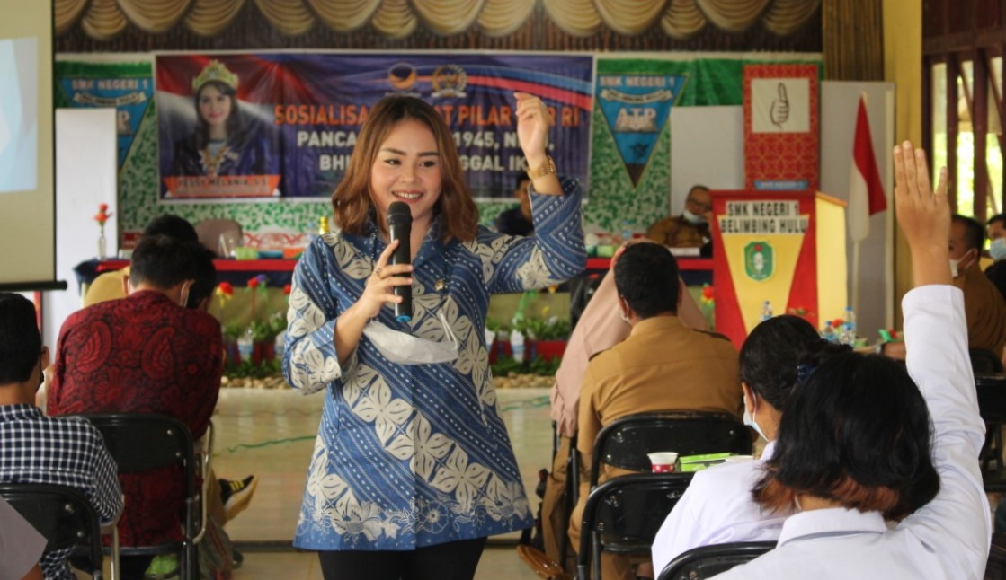 Yessy Motivasi Pelajar Melawi